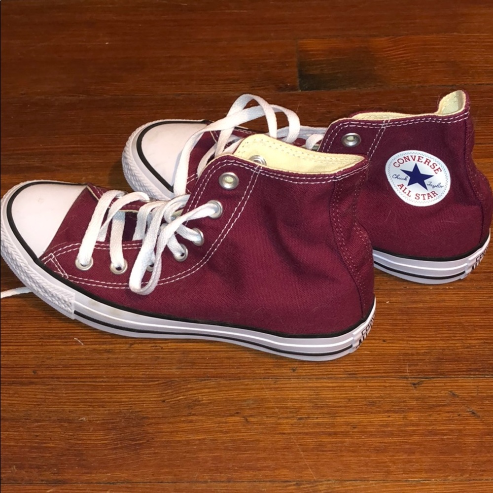 Worn only once maroon Converse